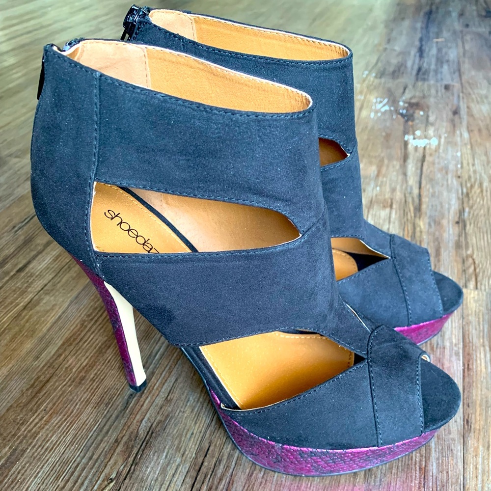 Shoedazzle “Jamala” black and purple open toe heels!
